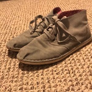 Toms tie up shoes